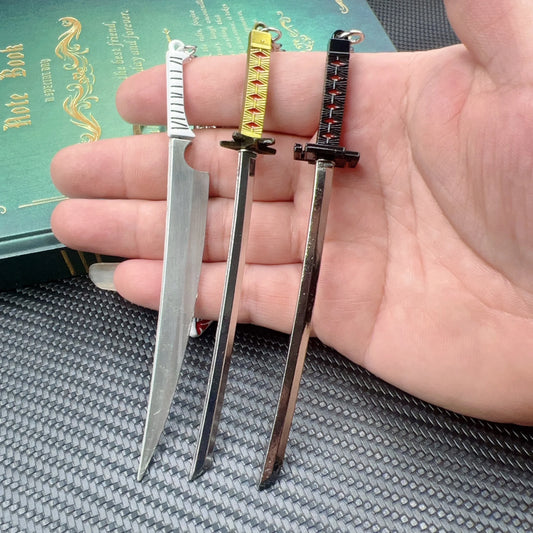 26cm Bleach Mini Sword Keychain – Kurosaki Ichigo Anime Collectible with Sheath & Metal Mask Pendant