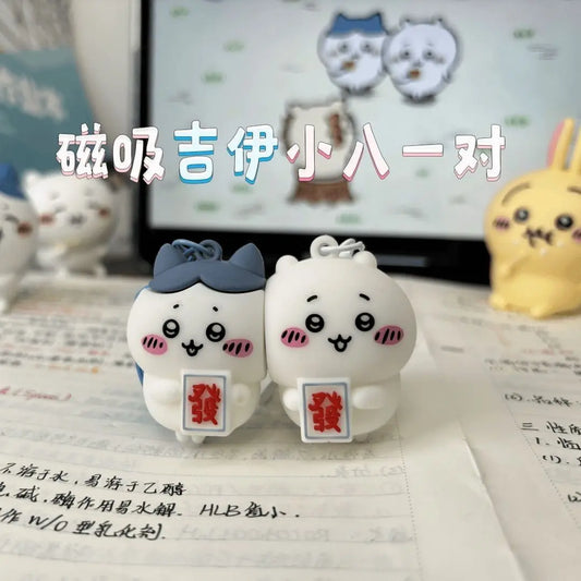 Chiikawa Hachiware Magnetic Keychain – Cute Kawaii Cartoon Pendant for Girls & Couples