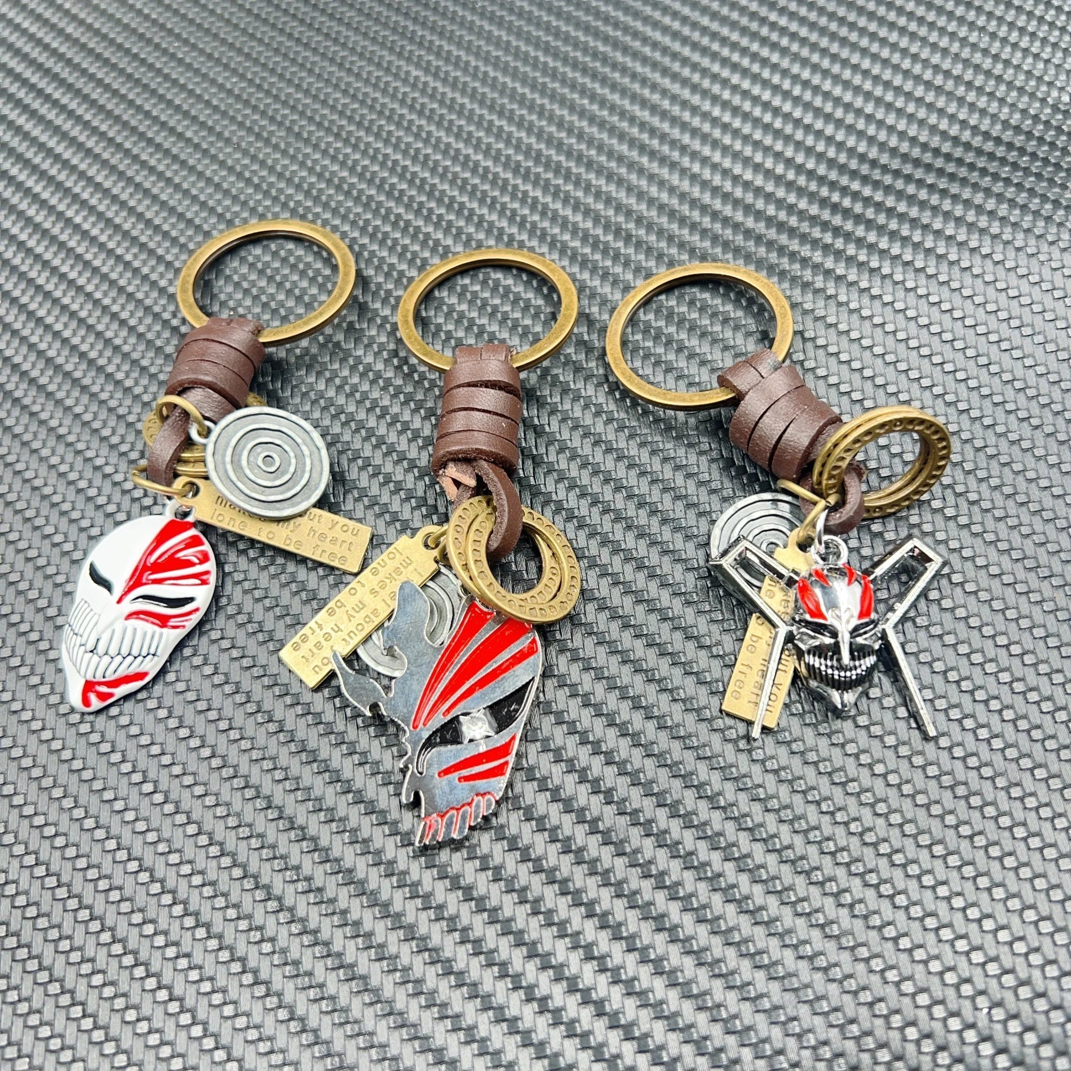 26cm Bleach Mini Sword Keychain – Kurosaki Ichigo Anime Collectible with Sheath & Metal Mask Pendant - Image 22